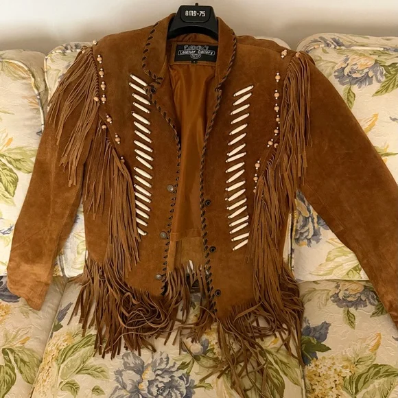 Stunning Vintage Suede Western Boho Tribal Festival Fringe Beaded Cropped Jacket - Picture 3 of 7
